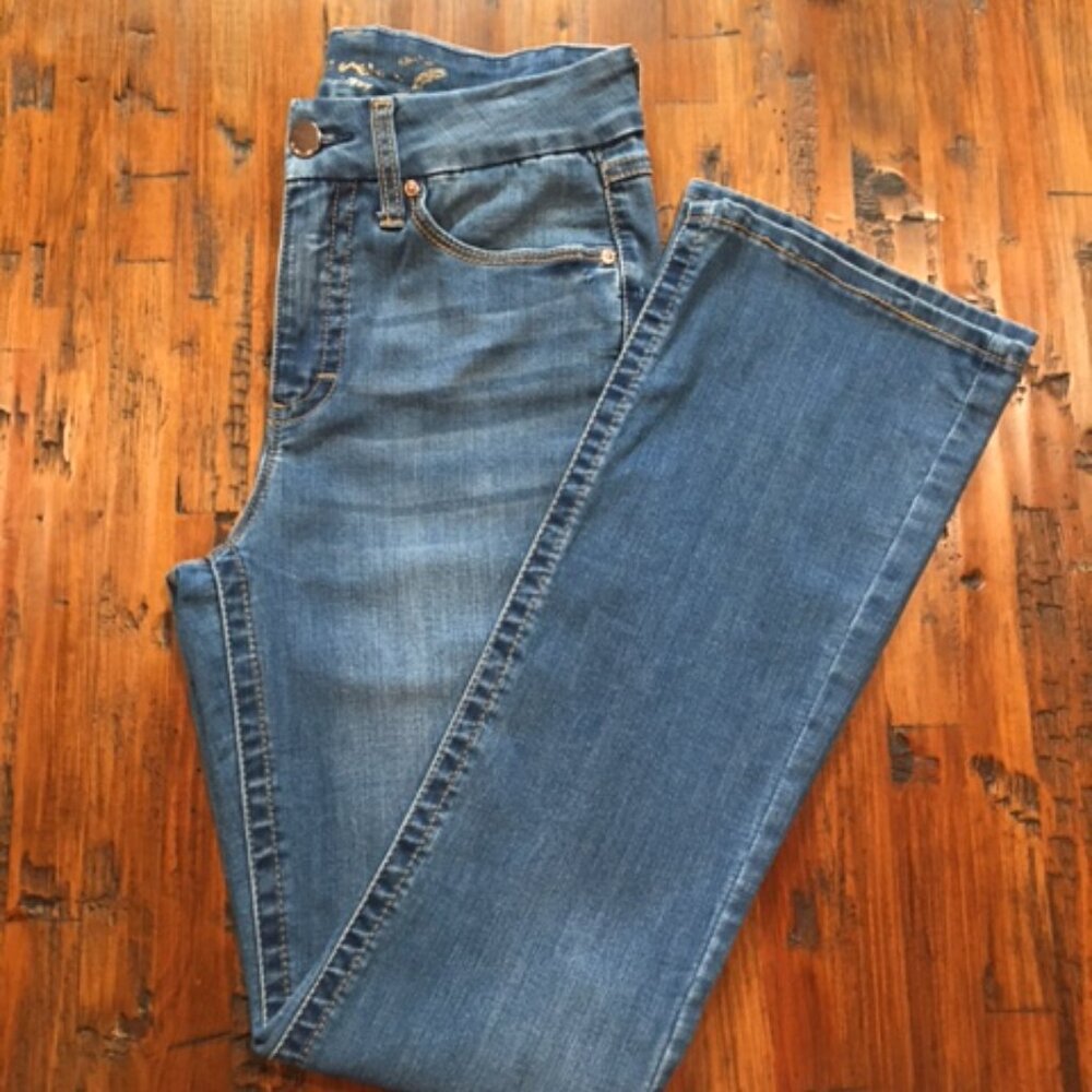 SEVEN7 Tummyless Med Wash Denim Bootcut Jeans Size 6